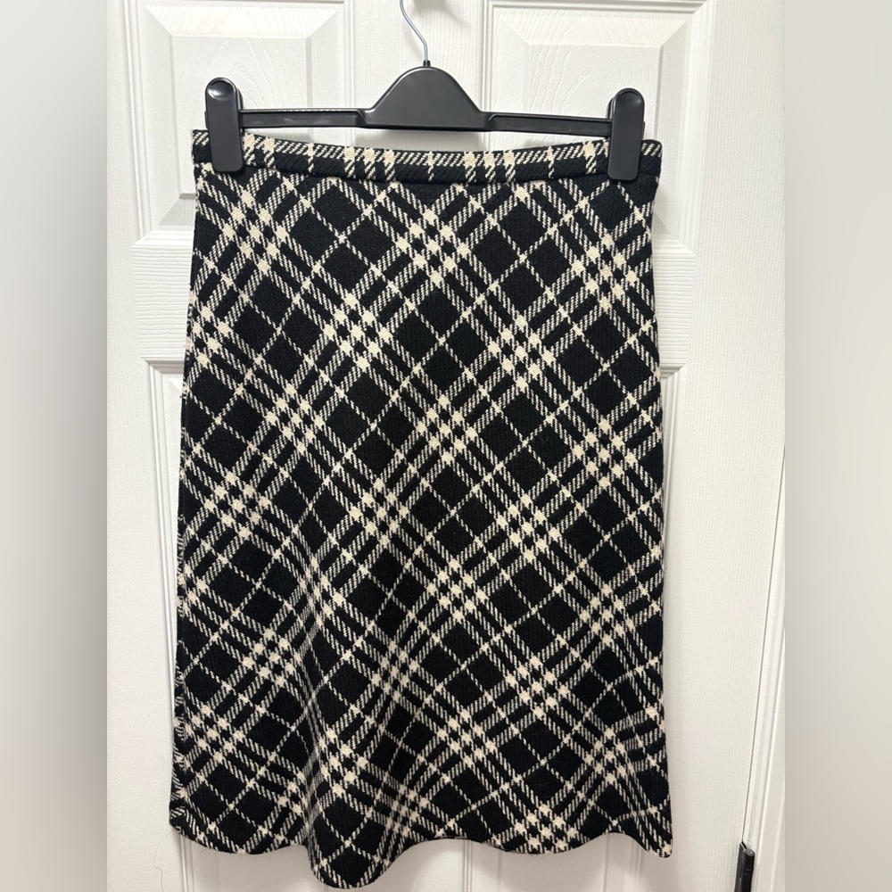 Gorgeous Vintage Burberry Black and White Plaid Skirt US size 8